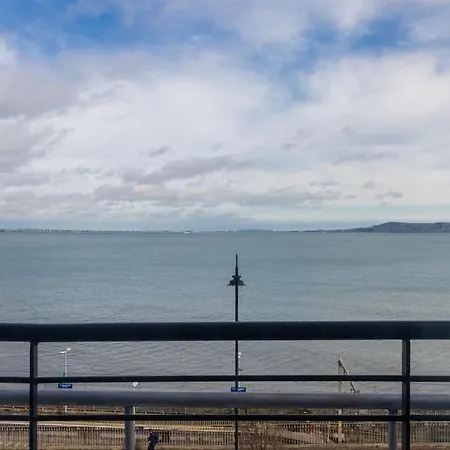 Guestready - Luxurious Living With Sea Views Blackrock (Dublin)